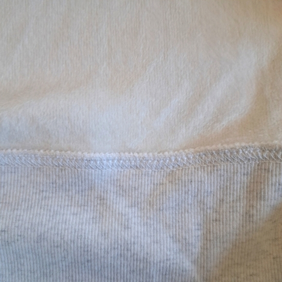 Kirkland Signature Sweatshirt Crewneck Cozy Fleece Lined Medium Light Grey Top - Picture 10 of 12